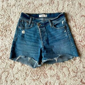 Abercrombie @ Fitch High Rise Dad Denim Shorts, size 25, medium wash